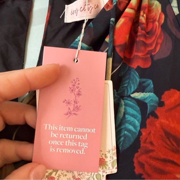 NWT Ivy City Co Imogen Vibrant Floral Long Sleeve Dress size medium Moody Floral - Picture 5 of 15